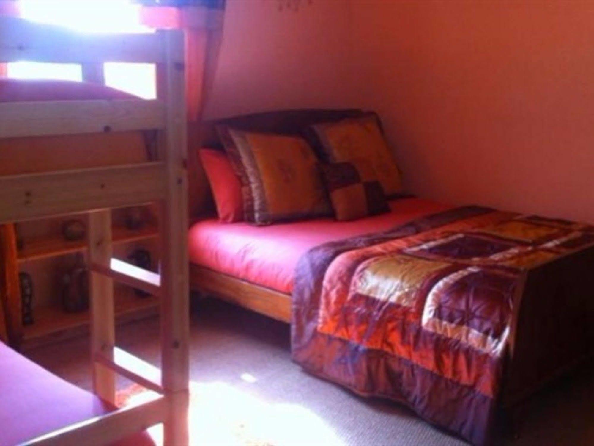 Sunset House Chambres De Hotes Magnac-Laval Экстерьер фото